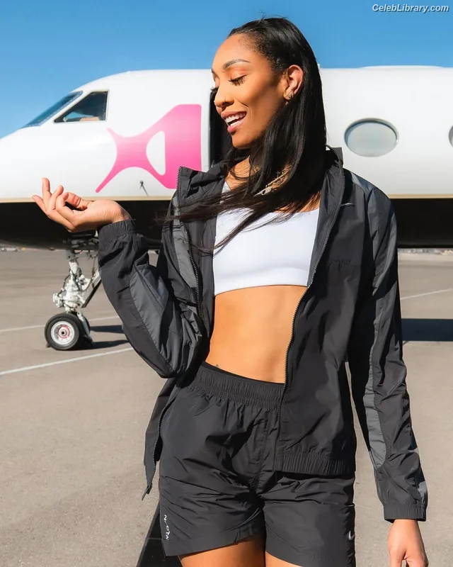 A'ja Wilson photo 1 of 79