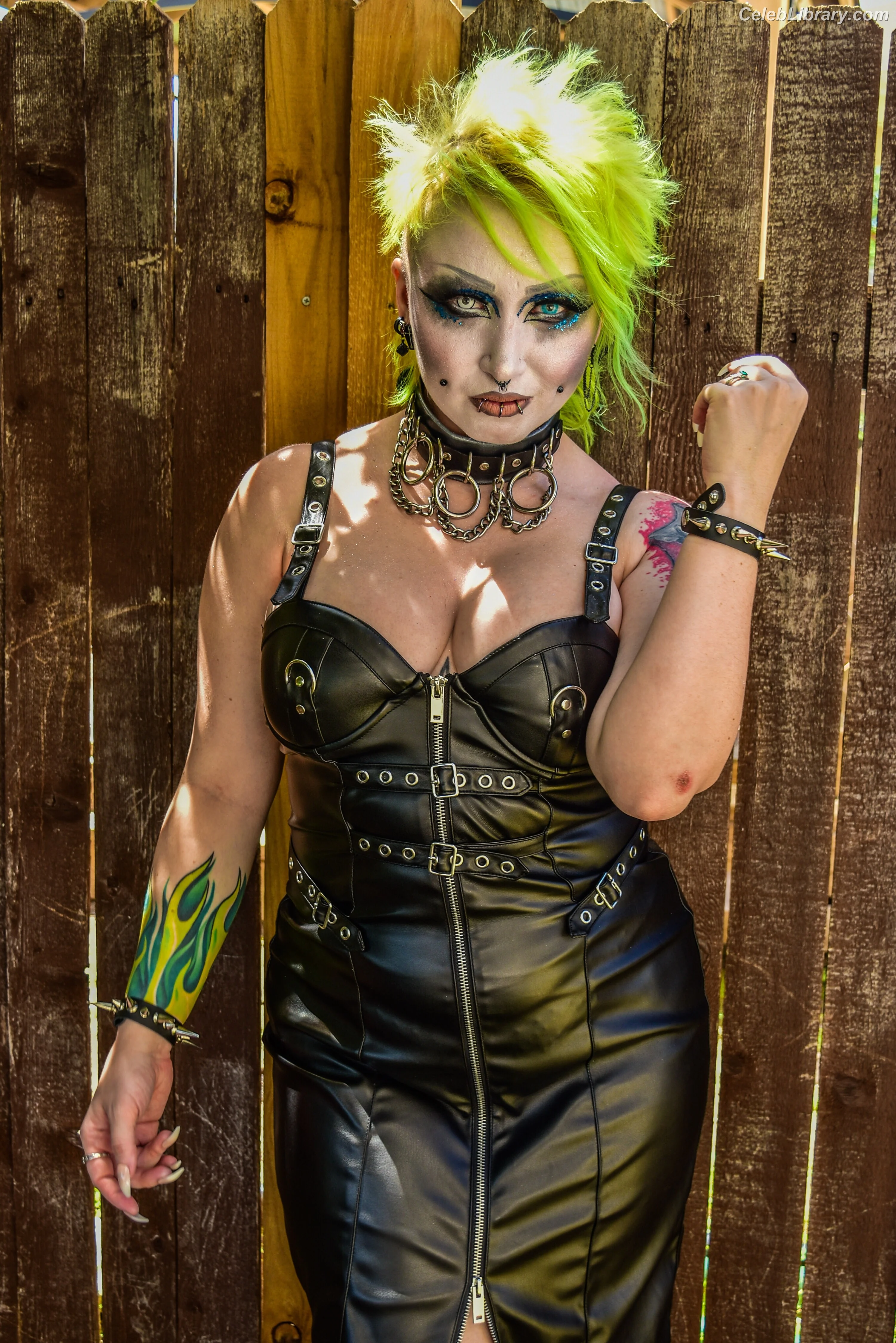 Abadon photo 2 of 576