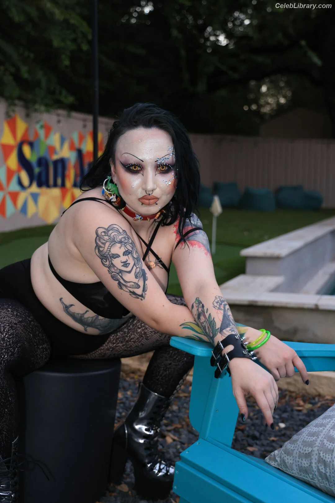 Abadon photo 9 of 576