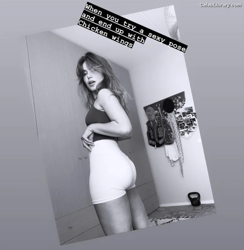 Abbey Hoes photo 11 of 103
