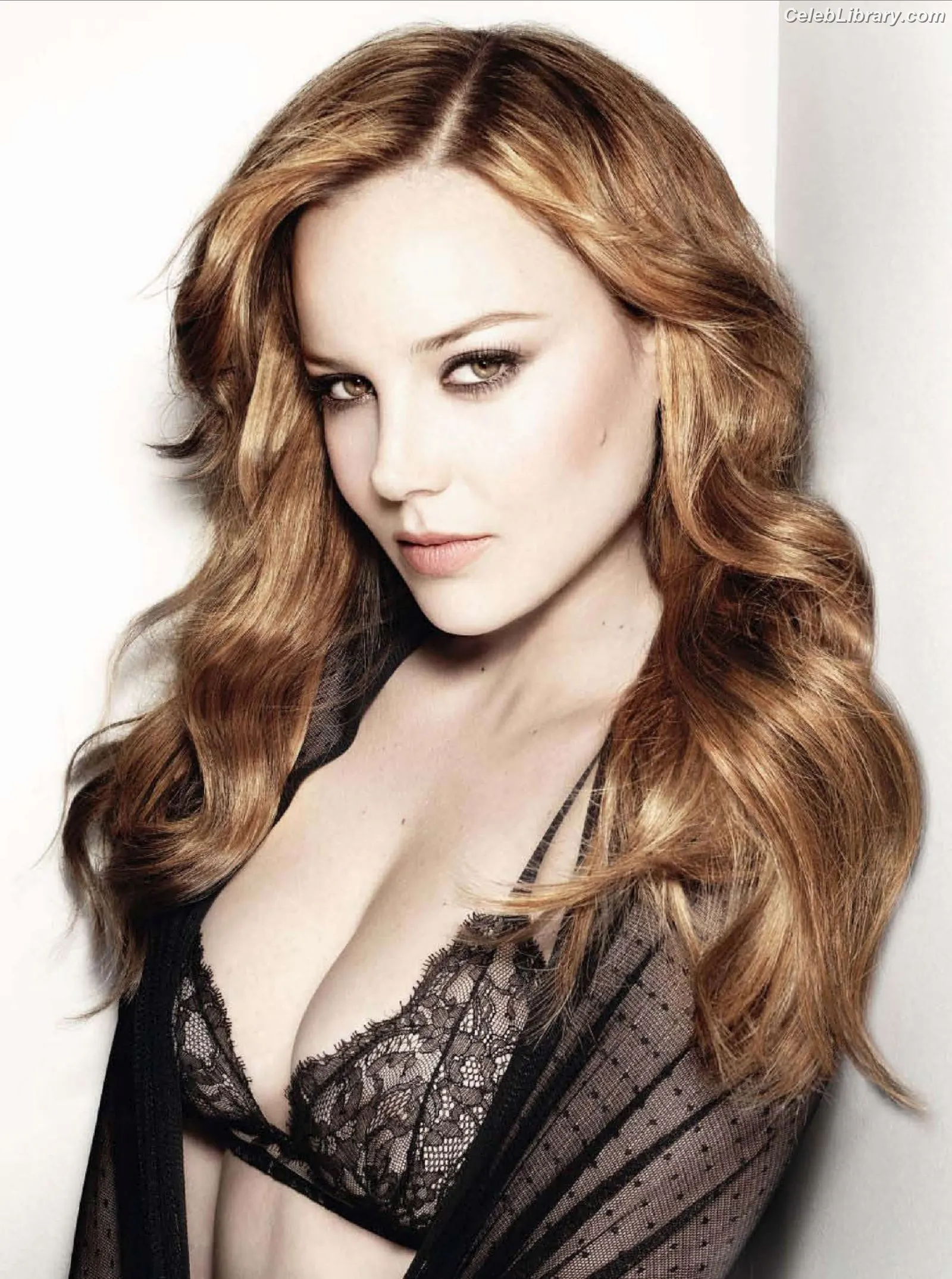 Abbie Cornish photo 20 of 183