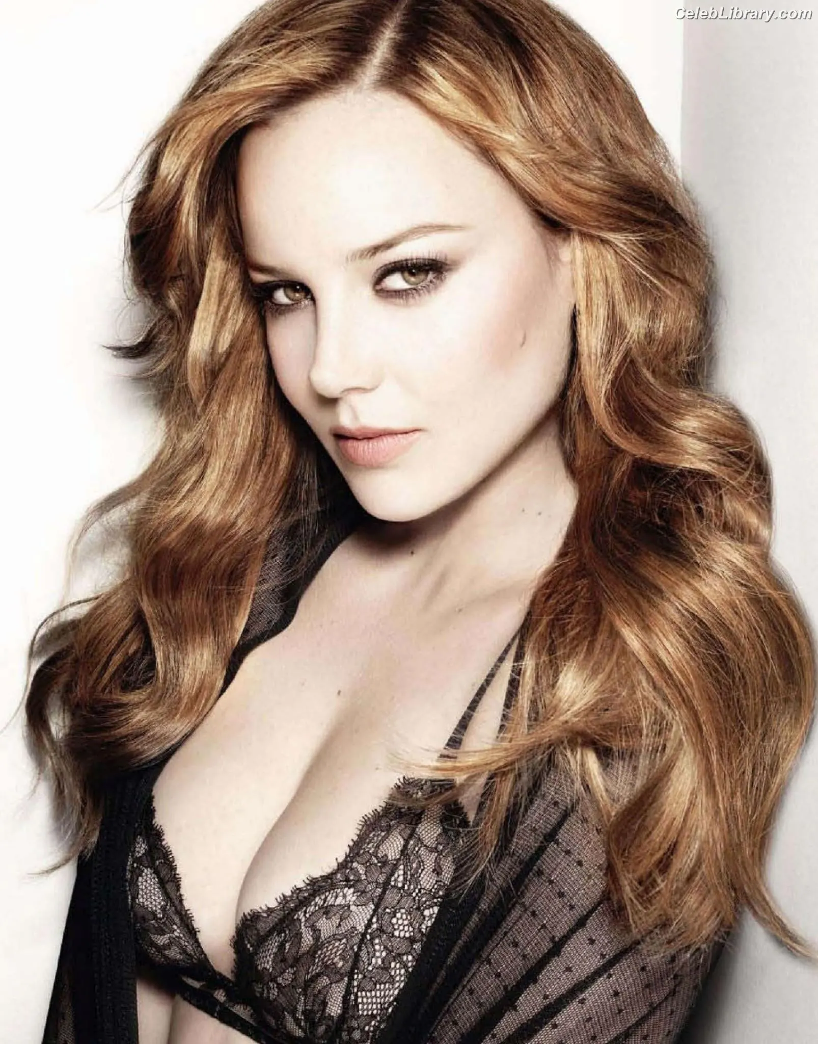 Abbie Cornish photo 19 of 183