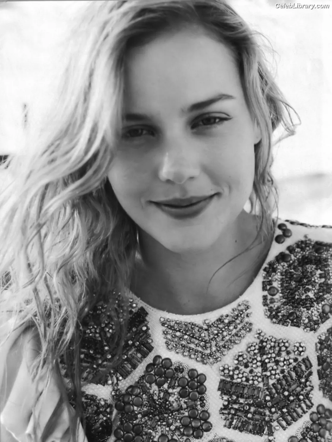 Abbie Cornish photo 10 of 183