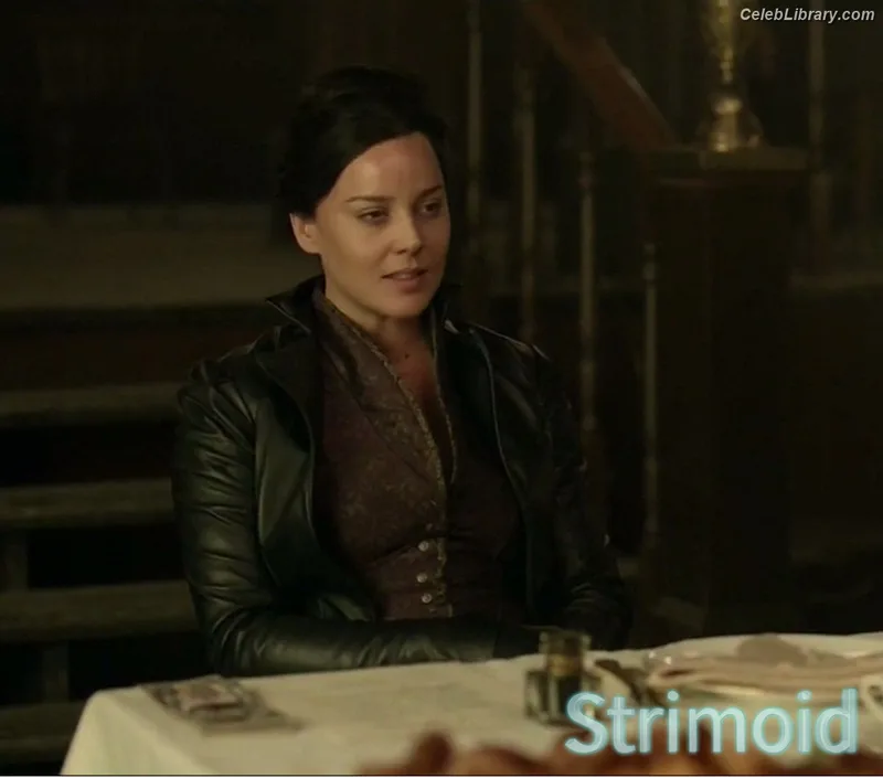Abbie Cornish photo 13 of 184