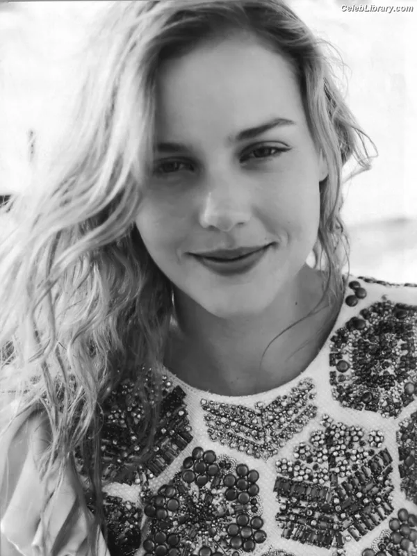 Abbie Cornish photo 23 of 184