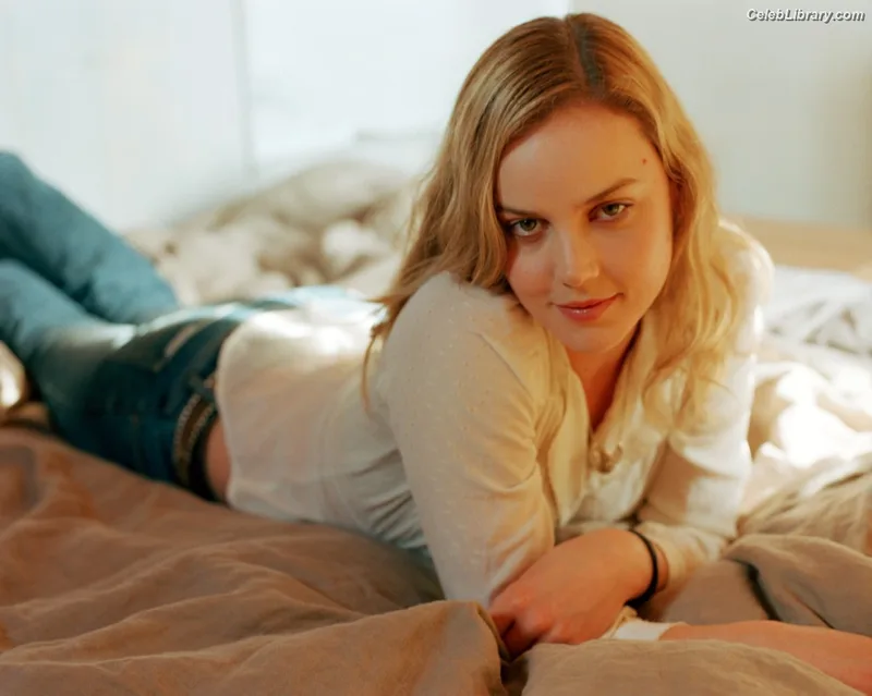 Abbie Cornish photo 21 of 184
