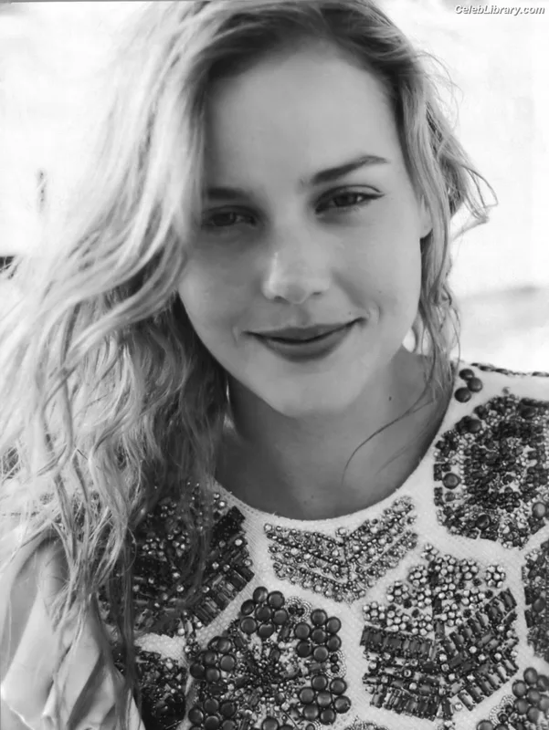 Abbie Cornish photo 10 of 184