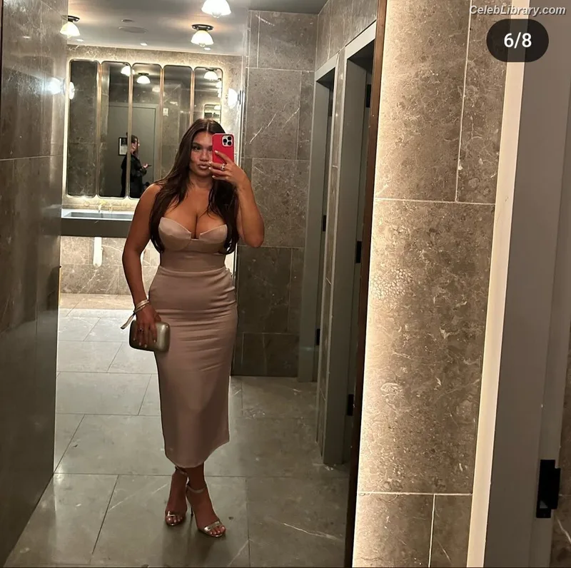Abby Anderson photo 10 of 84