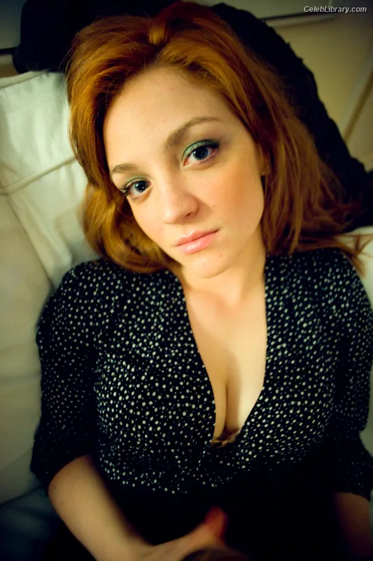 Abby Elliot photo 5 of 17