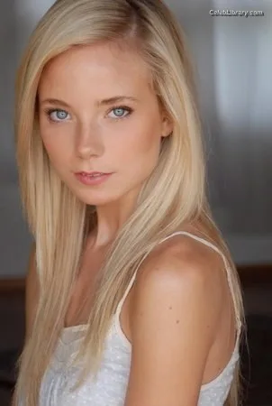 Abby Pivaronas photo 21 of 55