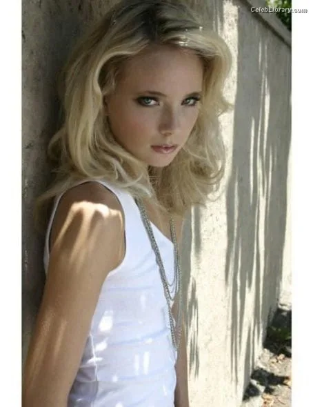 Abby Pivaronas photo 4 of 55