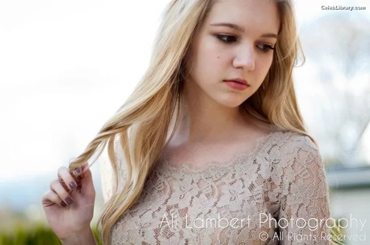 Abby Ross photo 13 of 27