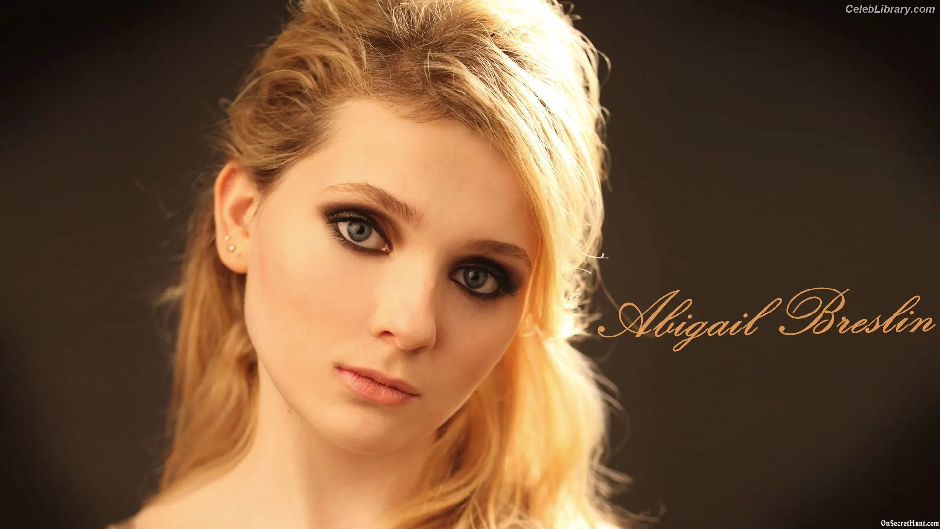 Abigail Breslin photo 13 of 65