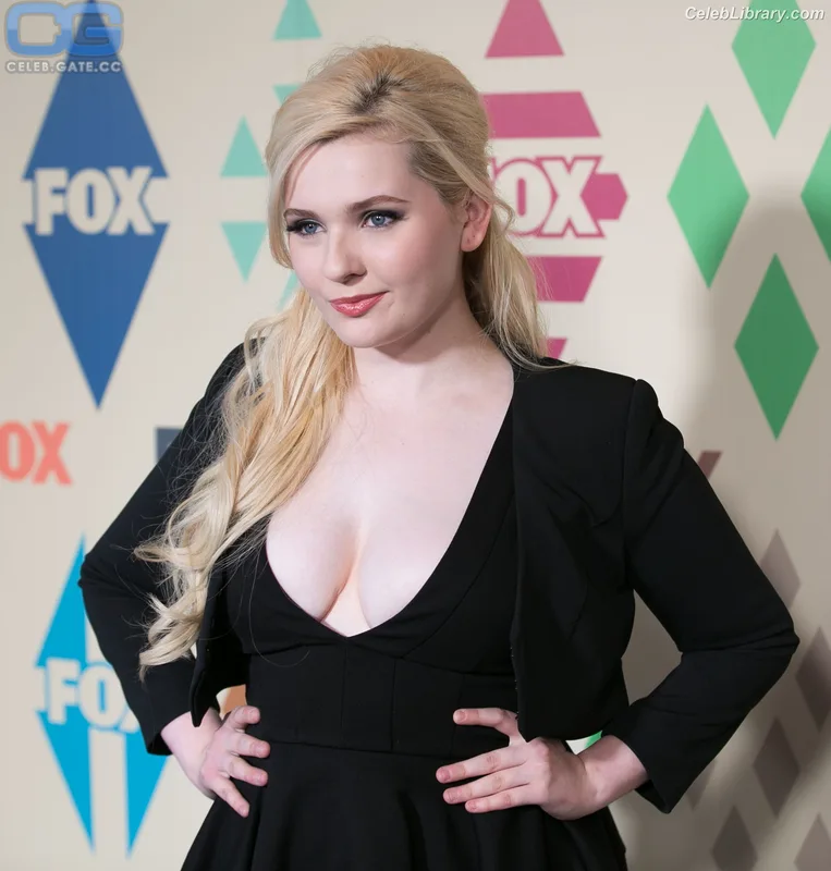 Abigail Breslin photo 12 of 66
