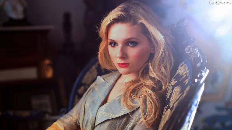 Abigail Breslin photo 5 of 66