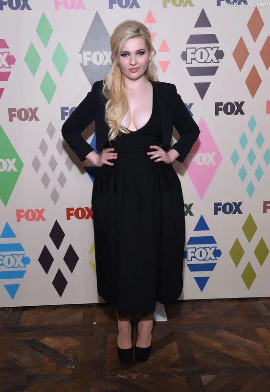 Abigail Breslin photo 10 of 66