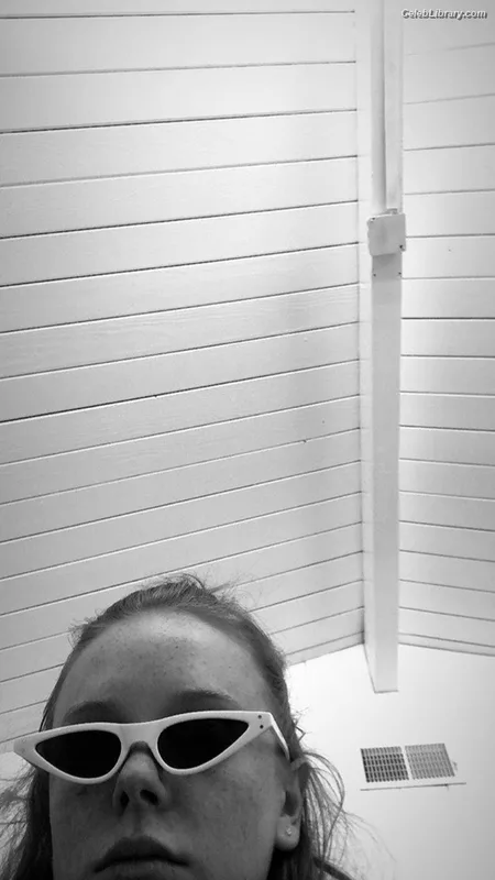 Abigail Cowen photo 21 of 2449