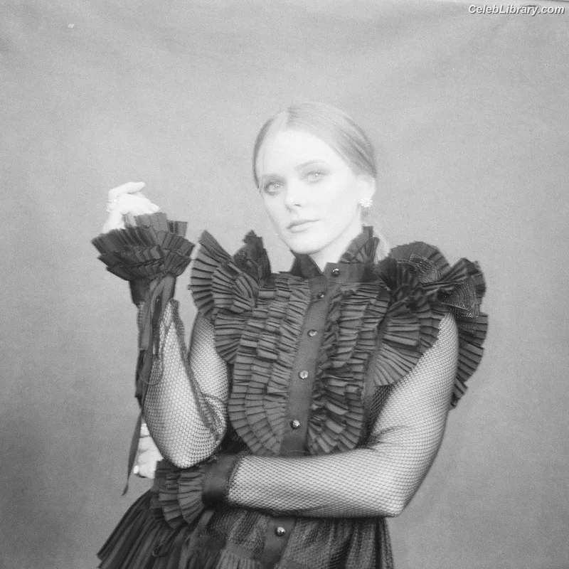 Abigail Cowen photo 20 of 2449