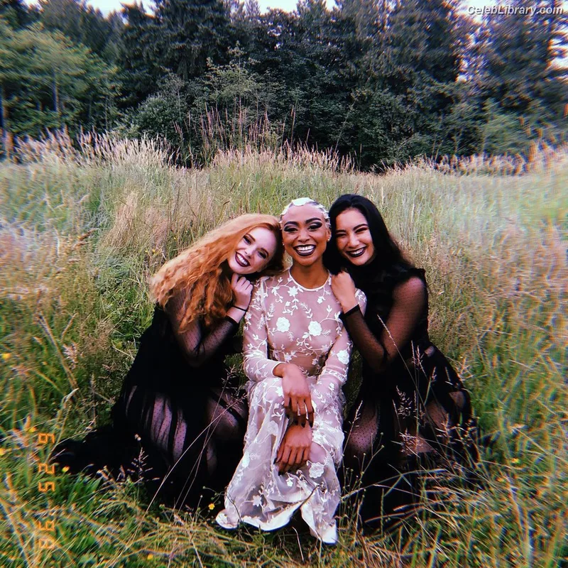 Abigail Cowen photo 6 of 2449
