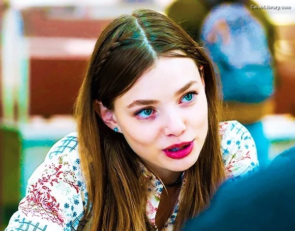 Abigail Cowen photo 22 of 2449