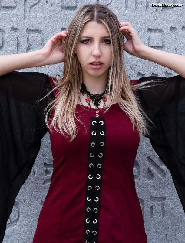 Abigail Cristea photo 4 of 44