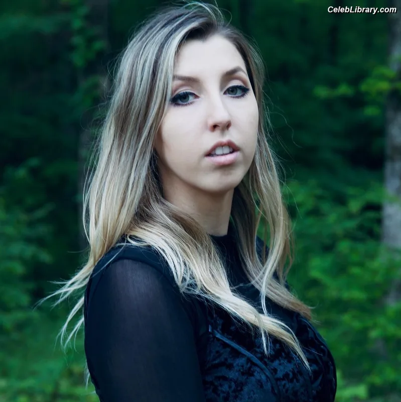Abigail Cristea photo 20 of 44