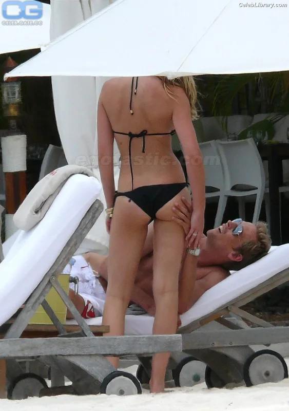 Abigail Marie Clancy photo 18 of 689