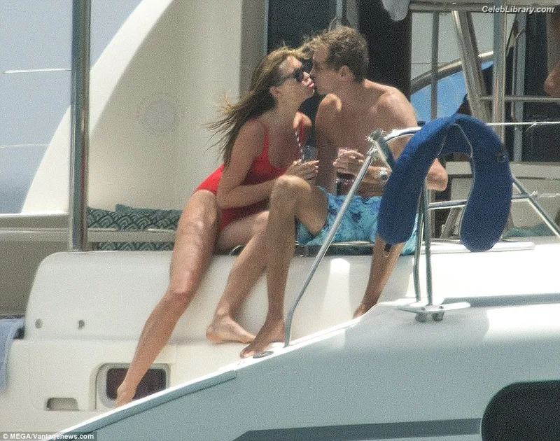 Abigail Marie Clancy photo 3 of 689