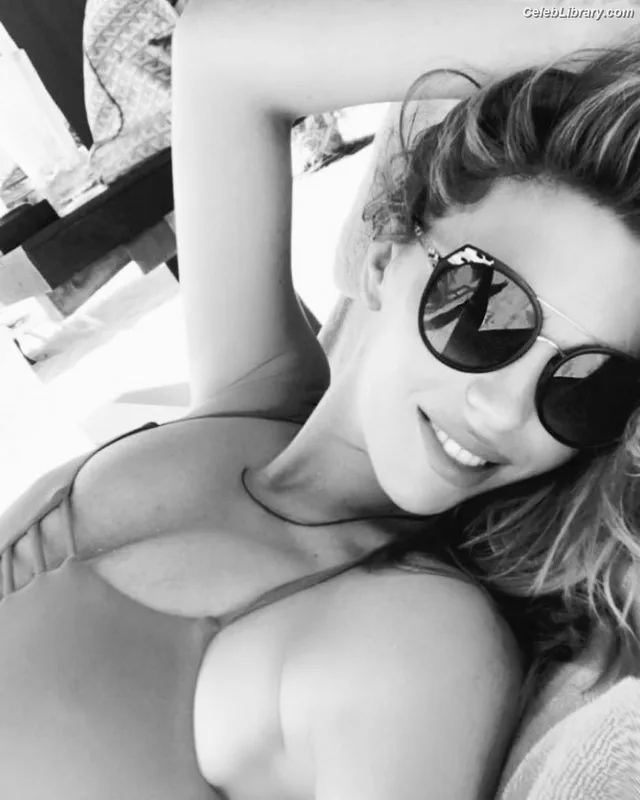 Abigail Marie Clancy photo 19 of 689