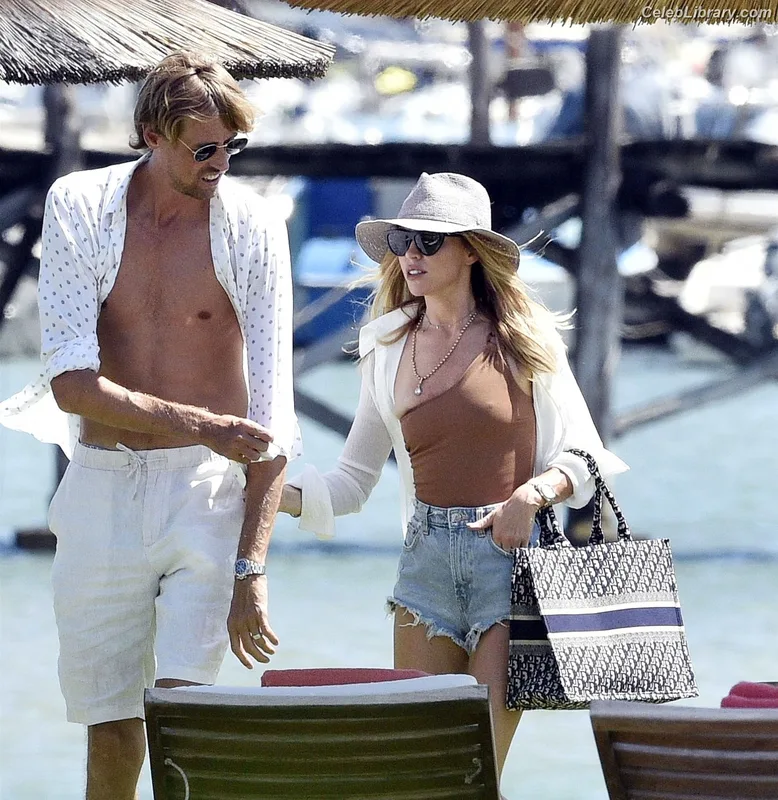 Abigail Marie Clancy photo 24 of 689