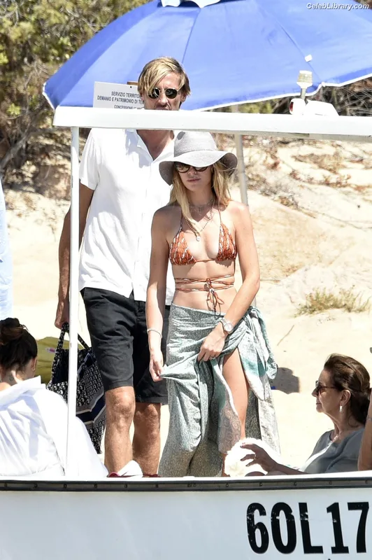 Abigail Marie Clancy photo 15 of 689
