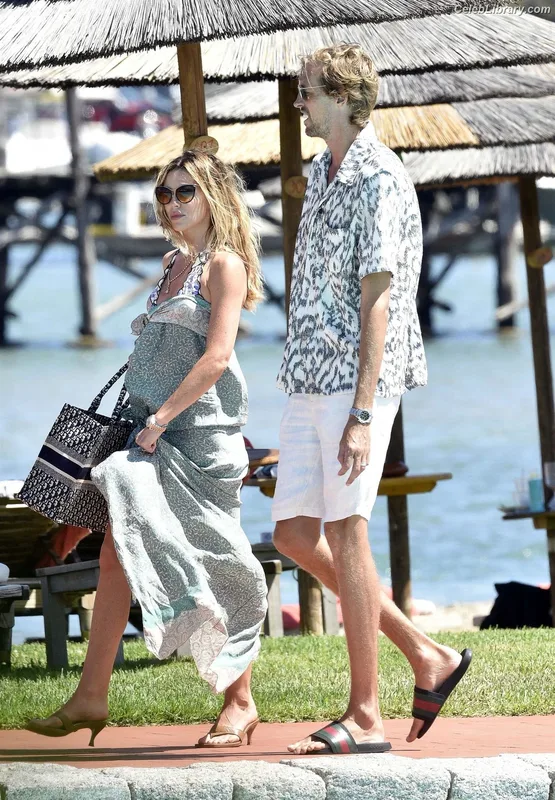 Abigail Marie Clancy photo 2 of 689