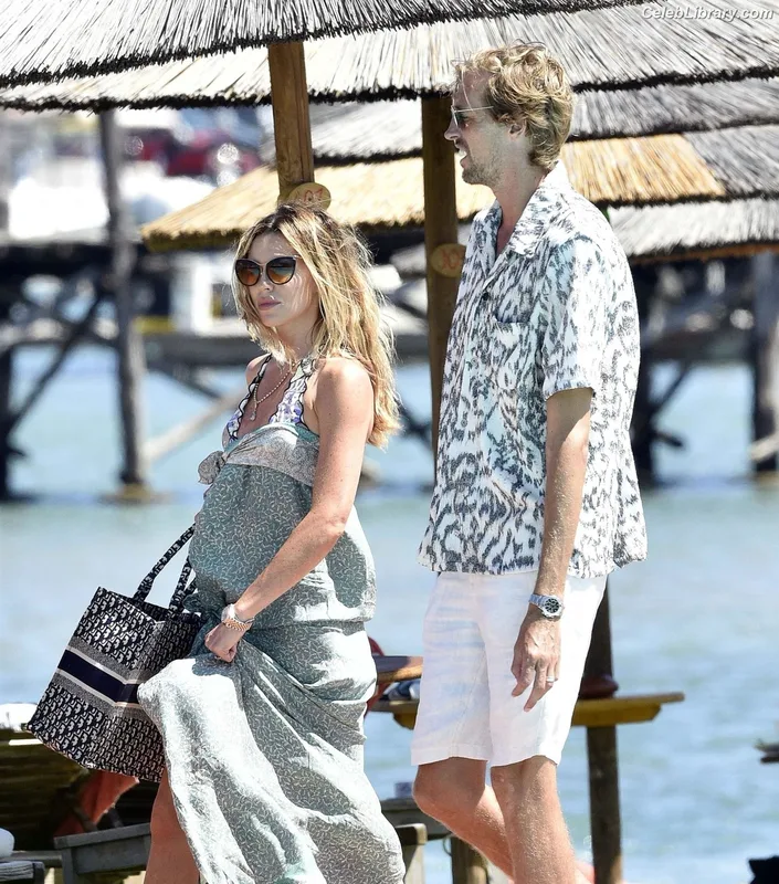 Abigail Marie Clancy photo 4 of 689