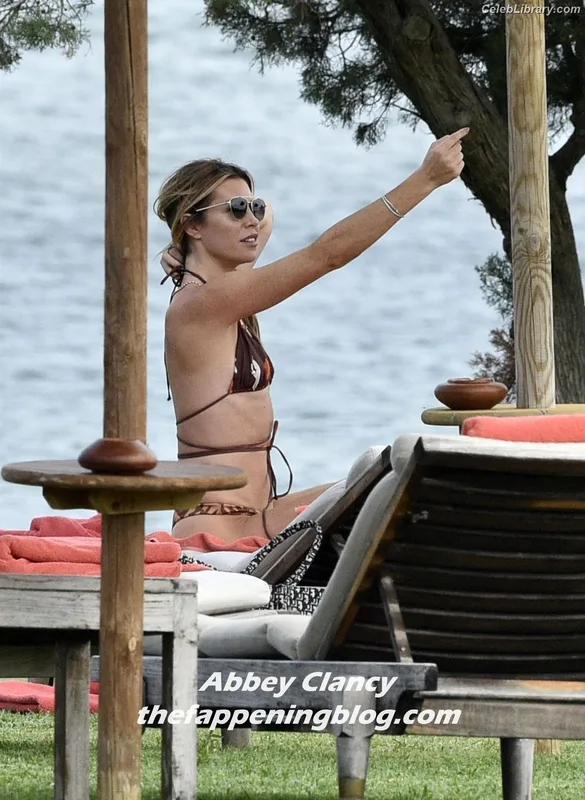 Abigail Marie Clancy photo 17 of 689