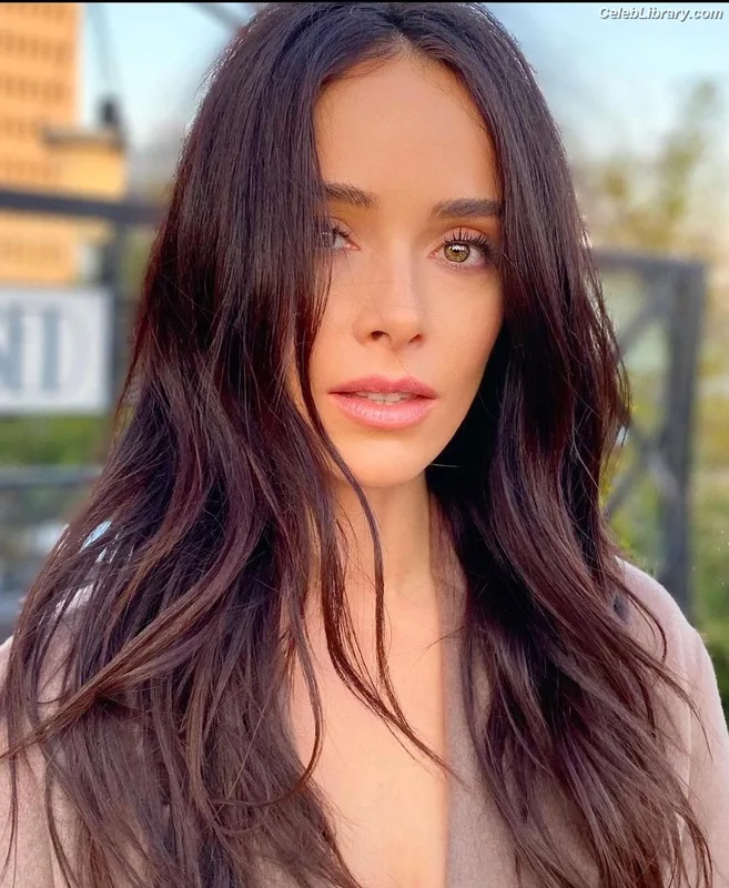 Abigail Spencer photo 4 of 244