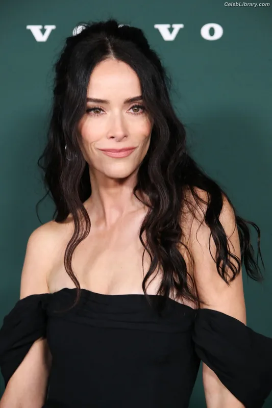 Abigail Spencer photo 14 of 244