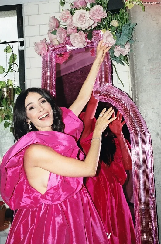 Abigail Spencer photo 13 of 244