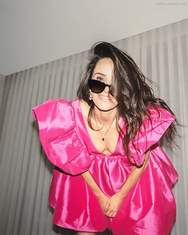 Abigail Spencer photo 16 of 244