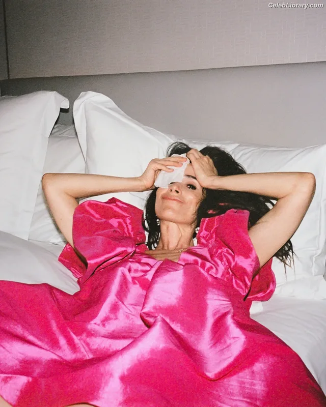 Abigail Spencer photo 17 of 244