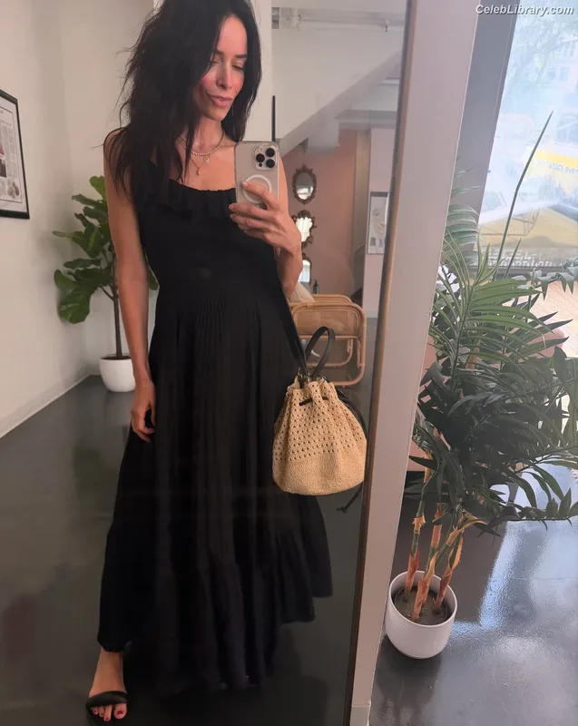 Abigail Spencer photo 3 of 244