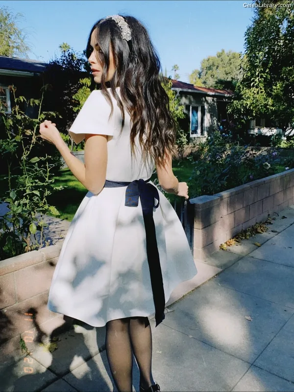 Abigail Spencer photo 16 of 244