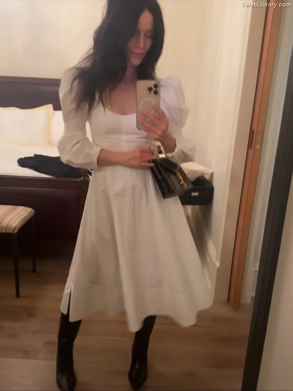 Abigail Spencer photo 17 of 244
