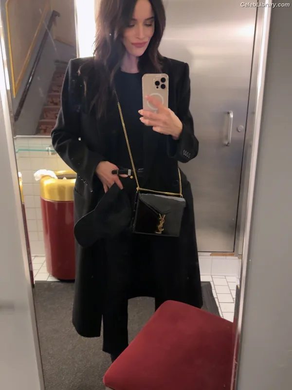 Abigail Spencer photo 18 of 244