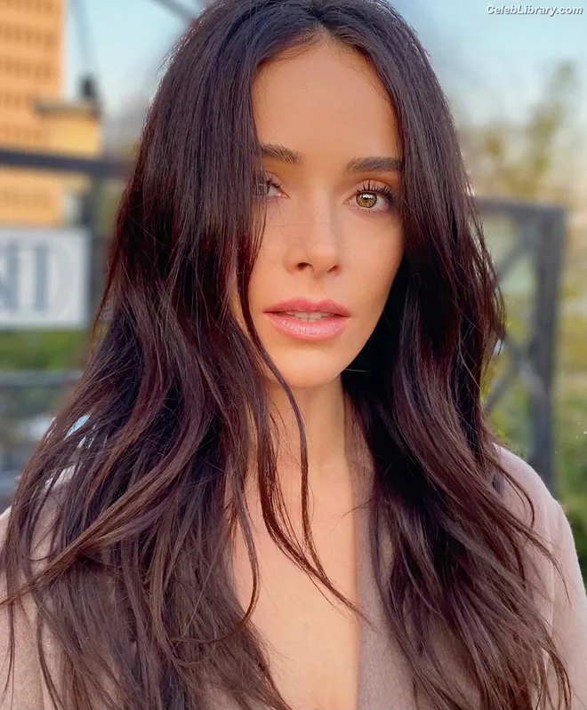 Abigail Spencer photo 21 of 244