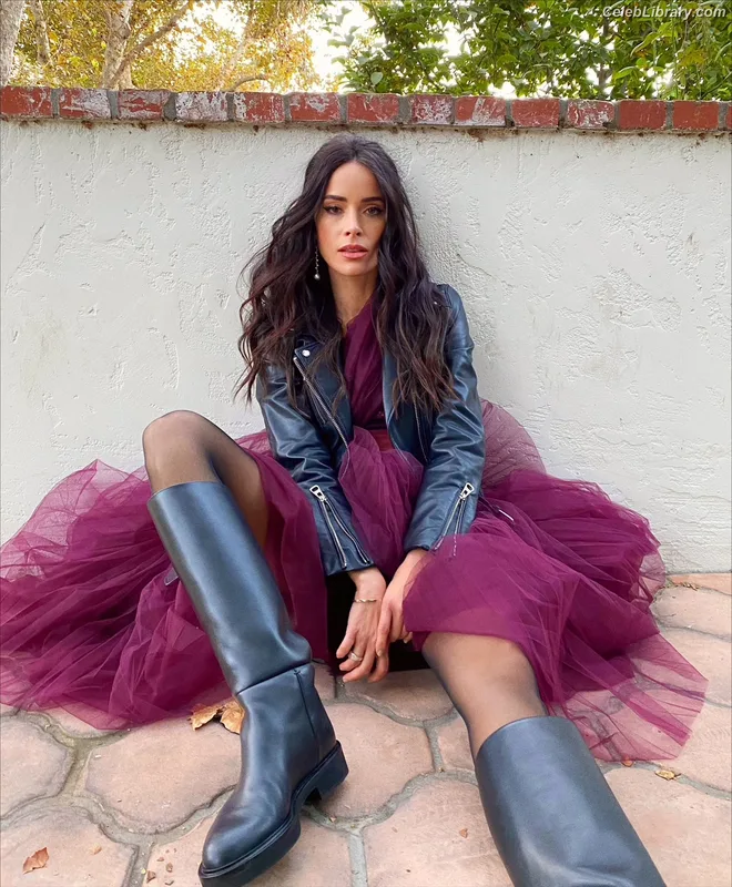 Abigail Spencer photo 23 of 244