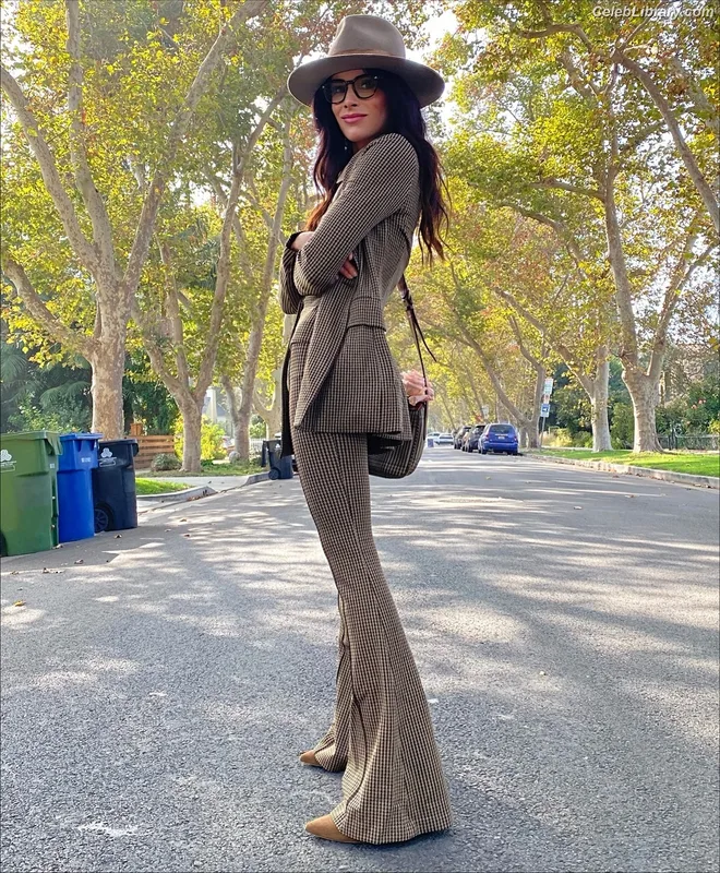 Abigail Spencer photo 2 of 244
