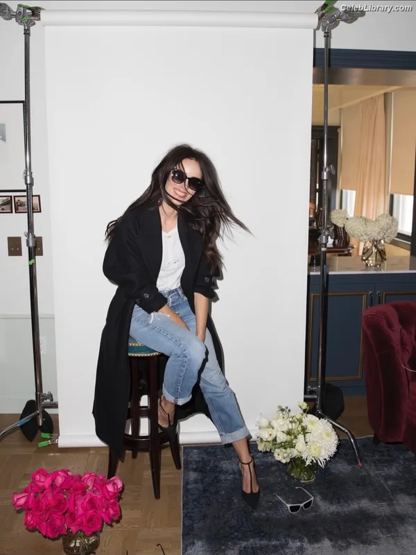 Abigail Spencer photo 10 of 244