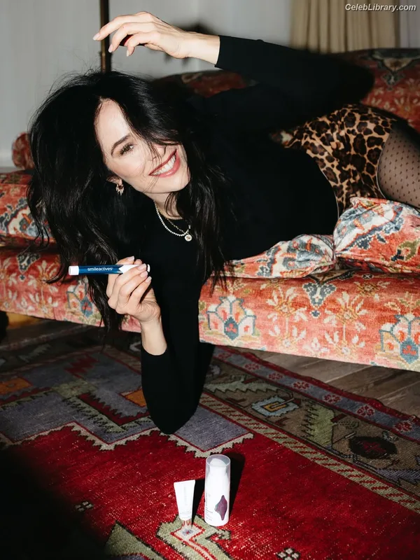 Abigail Spencer photo 22 of 244
