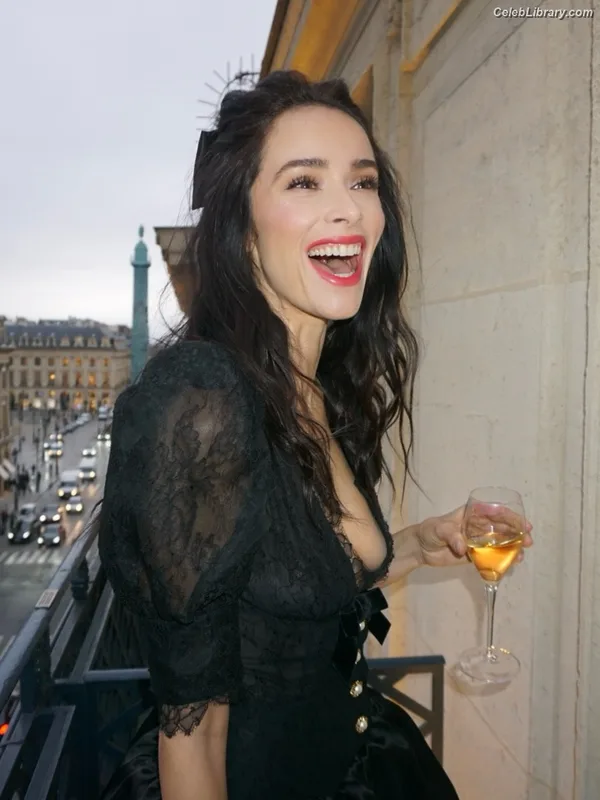 Abigail Spencer photo 23 of 244