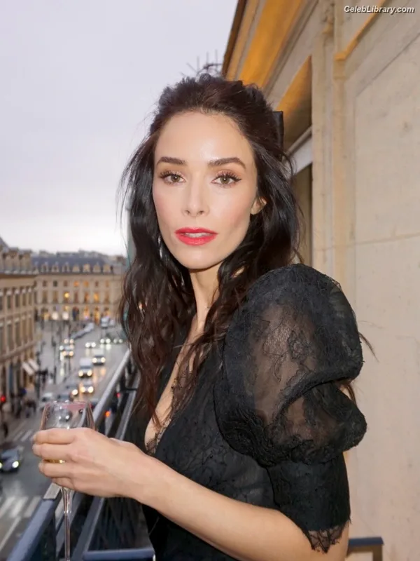 Abigail Spencer photo 24 of 244
